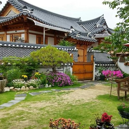 Hanok Madang Villa Jeonju Eksteriør bilde